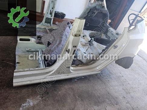 Volkswagen Polo Sağ Arka Çamurluk çıkma parça