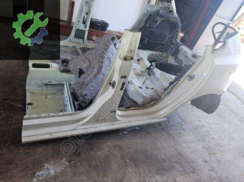 Volkswagen Polo Sağ Arka Çamurluk çıkma parça