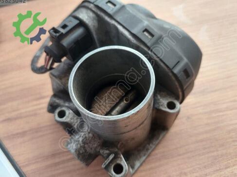 Volkswagen Polo Gaz Kelebeği 036133062B çıkma parça