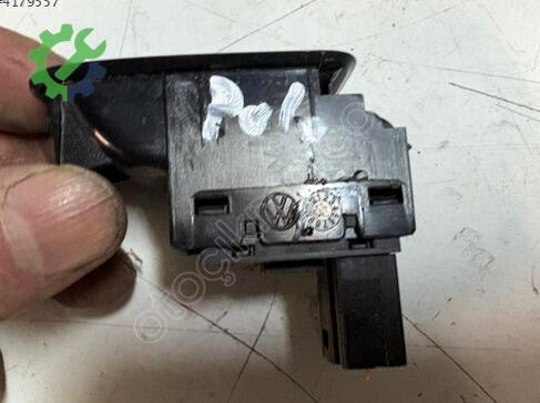 Volkswagen Polo Sol Arka Kapı çıkma parça