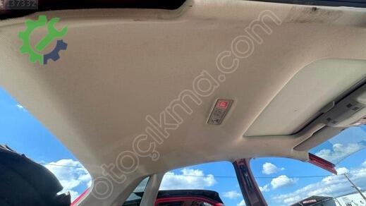 Volkswagen Polo Tavan çıkma parça