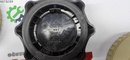Volkswagen Bora Koltuk 1J0881671F çıkma parça