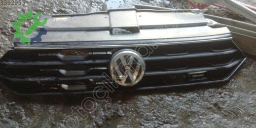 Volkswagen Passat Ön Panjur çıkma parça