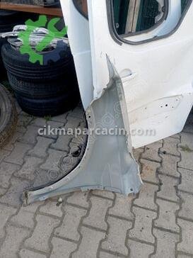 Volkswagen Taigo Sağ Ön Çamurluk çıkma parça
