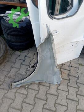 Volkswagen Taigo Sağ Ön Çamurluk çıkma parça