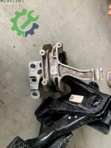 Volkswagen Tiguan Motor Takozu Orjinal çıkma