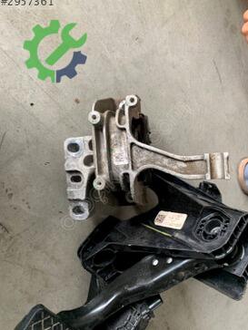Volkswagen Tiguan Motor Takozu çıkma parça