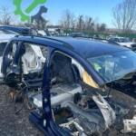 VOLKSWAGEN TOURAN KESME DİREKLİ TAVAN ORJİNAL ÇIKMA