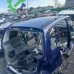 VOLKSWAGEN TOURAN SAĞ ARKA KESME ÇAMURLUK ORJİNAL ÇIKMA