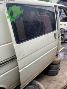 Çıkma Orijinal Sağ Kapı Volkswagen Transporter