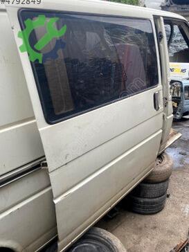 Volkswagen Transporter Sağ Kapı çıkma parça