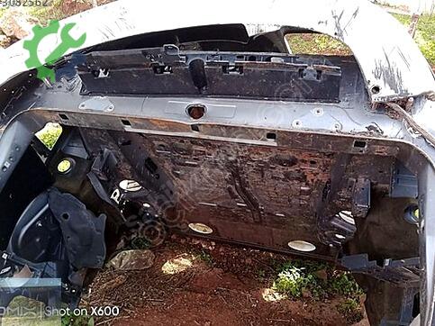 Volkswagen Transporter Ön Travers çıkma parça