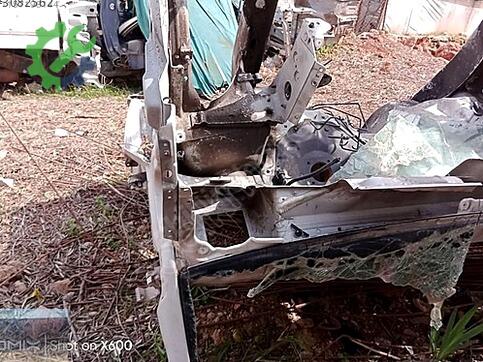 Volkswagen Transporter Ön Travers çıkma parça