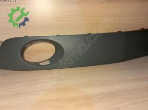 Çıkma Orijinal Sis Farı Çerçevesi Volkswagen Transporter 2010-2015 7E0807489A