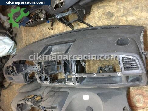 Volkswagen Transporter Torpido çıkma parça