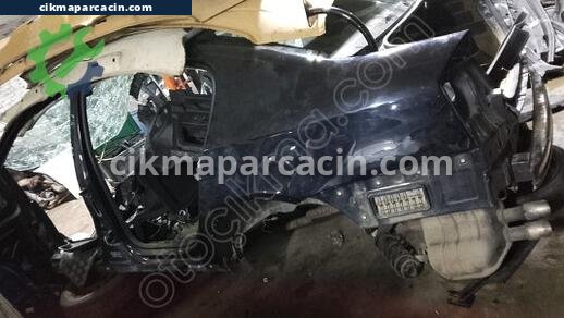 Volkswagen Passat Arka Çamurluk çıkma parça