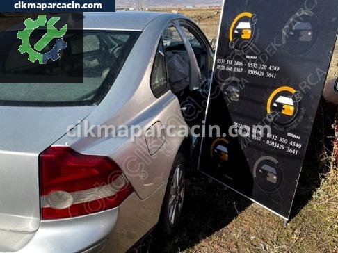 Volvo S40 Sağ Arka Çamurluk çıkma parça
