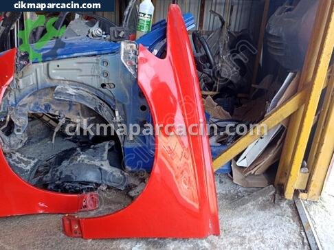 Volvo S40 Sol Çamurluk çıkma parça