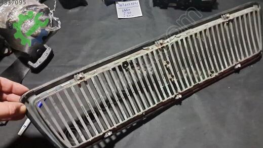 Volvo V70 Ön Panjur çıkma parça