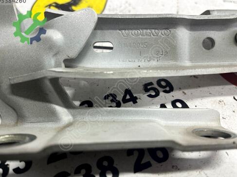 Volvo V40 Kaput Menteşesi çıkma parça