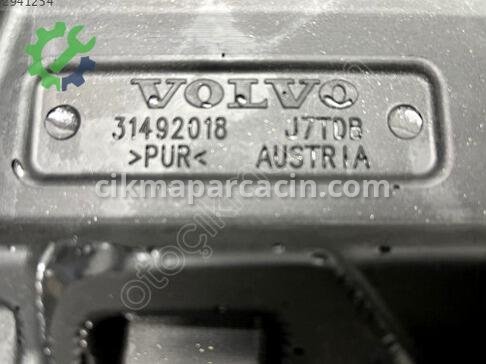 Volvo V40 Motor Kapağı 31492018 çıkma parça