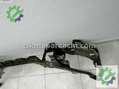 Volvo V40 Ön Panel çıkma parça