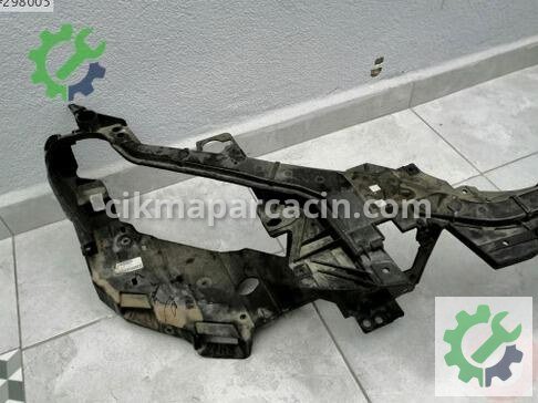 Volvo V40 Ön Panel çıkma parça