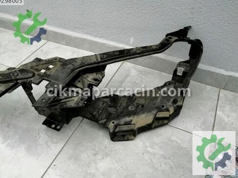 Volvo V40 Ön Panel çıkma parça