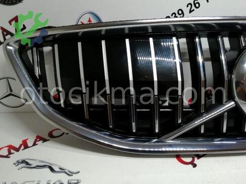 Volvo V40 Ön Panjur çıkma parça