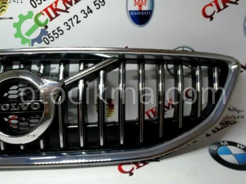 Volvo V40 Ön Panjur çıkma parça