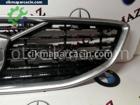 Volvo V40 Ön Panjur çıkma parça
