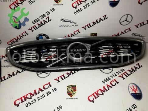 Volvo V40 Ön Panjur çıkma parça