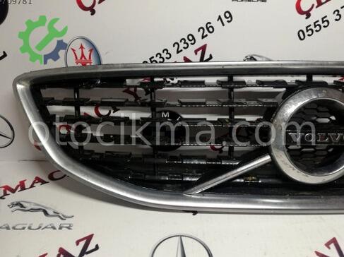 Volvo V40 Ön Panjur çıkma parça