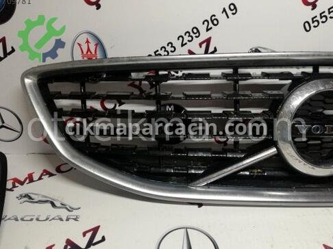 Volvo V40 Ön Panjur çıkma parça