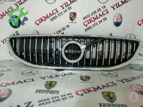 Volvo V40 Ön Panjur çıkma parça