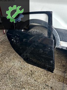 Volvo V40 Sağ Arka Kapı çıkma parça