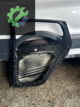Volvo V40 Sağ Arka Kapı çıkma parça