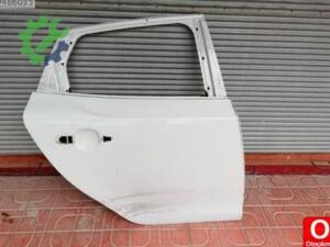 Volvo v40 sağ arka kapı çıkma yedek parça