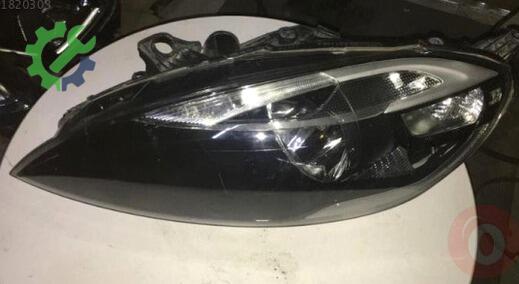 Volvo V40 Sol Ön Far çıkma parça
