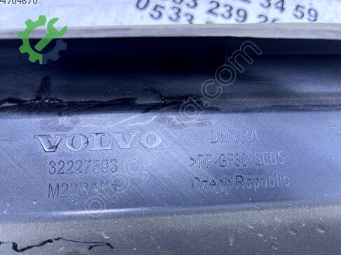 Volvo C40 Davlumbaz 32227593 çıkma parça