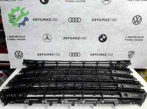 VOLVO XC40 ORJİNAL ÖN TAMPON ORTA IZGARA