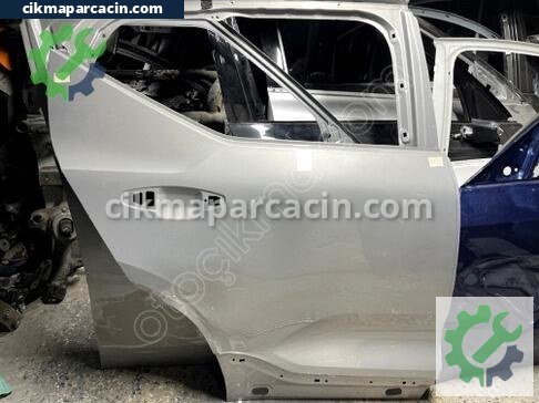 Volvo XC40 Sağ Arka Kapı çıkma parça