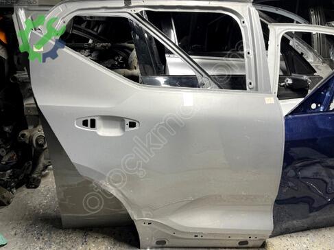 Volvo XC40 Sağ Arka Kapı çıkma parça