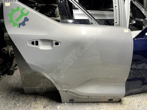 Volvo XC40 Sağ Arka Kapı çıkma parça