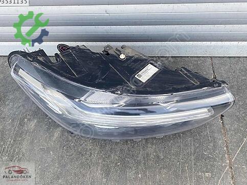 Volvo XC40 Sağ Ön Far çıkma parça