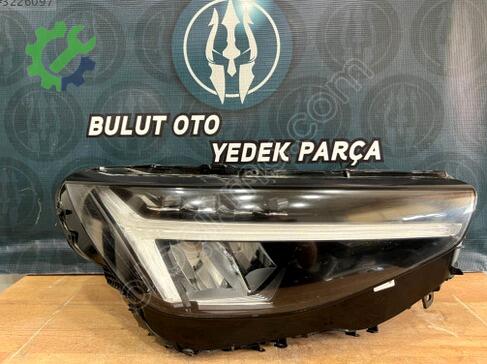 Volvo XC40 Sağ Ön Far çıkma parça