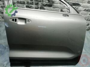Volvo xc40 sağ ön kapı xc 40 çıkma yedek parça