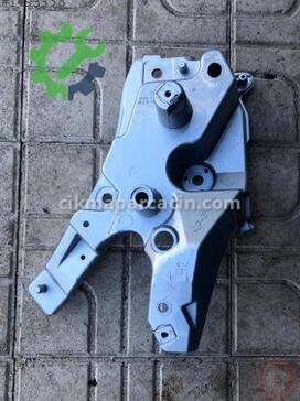 Volvo XC60 Çamurluk Braketi çıkma parça