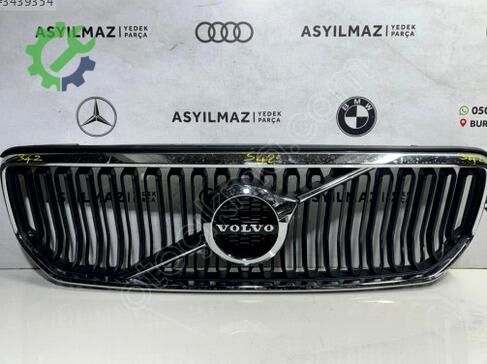 Volvo XC60 Ön Panjur çıkma parça