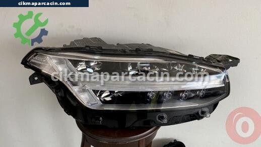 Volvo XC90 Sağ Ön Far çıkma parça